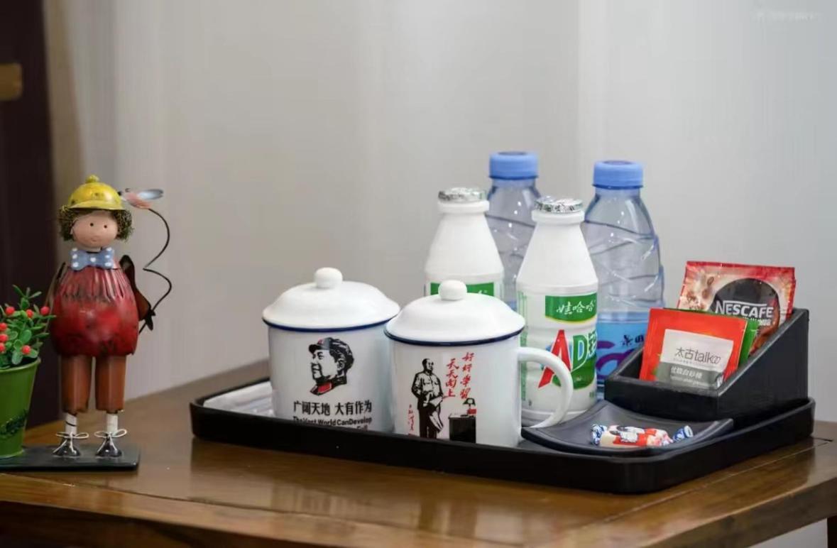 Nostalgia Hotel Beijing Guozijian Ghost Street - Near Beijing Lama Temple, Beihai Park, Jingshan Park, Drum Tower, Houhai Bar Street, Tian'Anmen Square, Located In Beijing Traditional Hutongs, 5 Minutes Away From Beixinqiao Metro Station Exterior photo